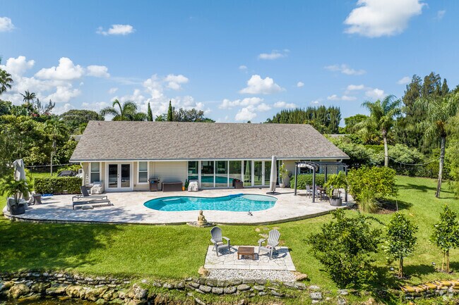 Ranch style homes in Davie offer plenty of room for growing families.