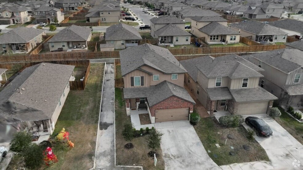 2946 Wolfcreek, New Braunfels, TX 78130 - photo 2