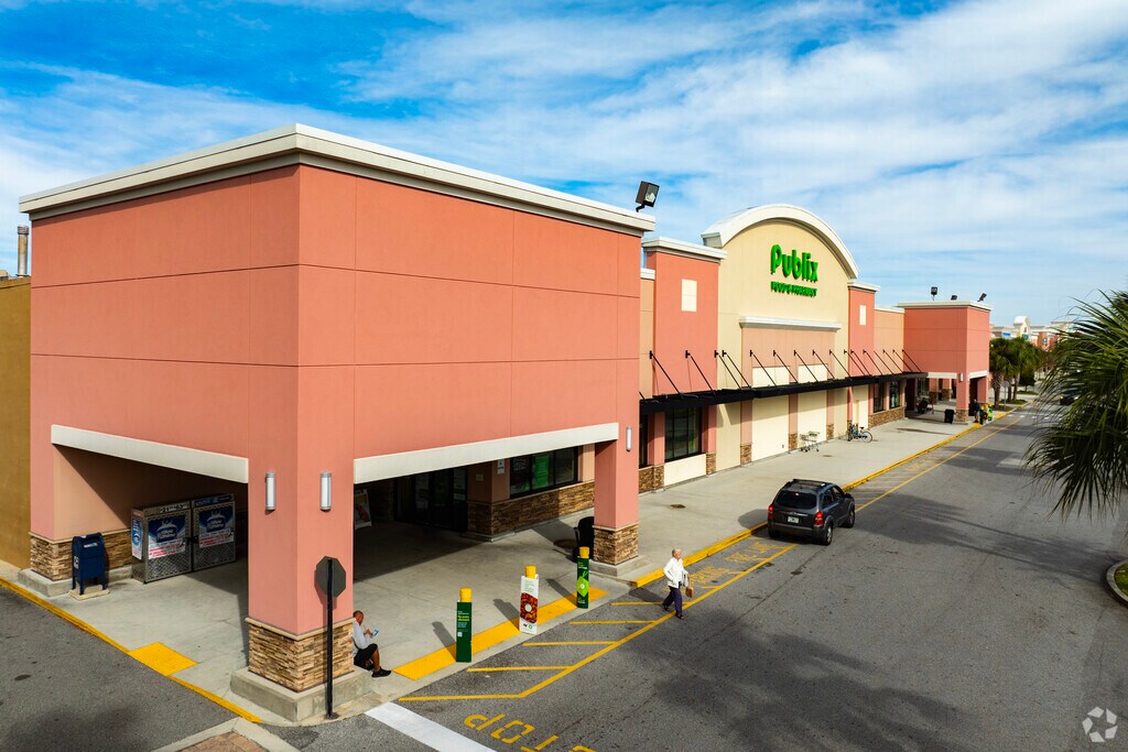 Brookside residents have grocery options minutes away.