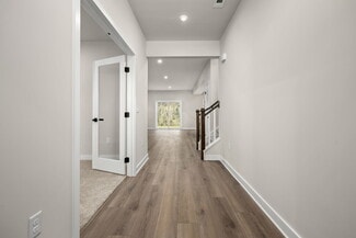 1920 Oak Dr, Murfreesboro, TN 37128