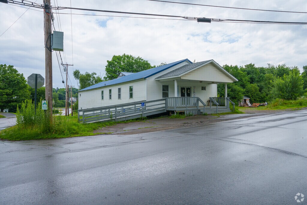 You will find that Dexter Christian Academy is just a few minutes from downtown Dexter.