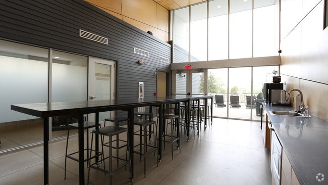 The Benchmark Apartments, Columbus, OH 43220 - photo 4