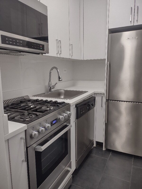 E 35th St 3rd Ave unit 1, New York, NY 10016 - photo 4