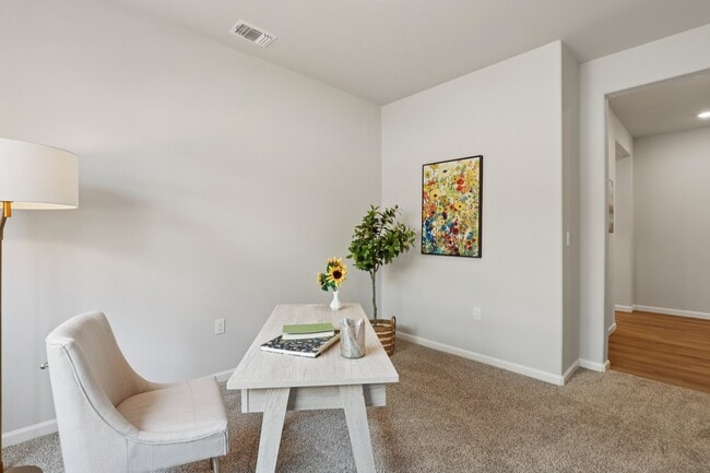 26-web-or-mls-St Edwards Wy-L1408-026.jpg