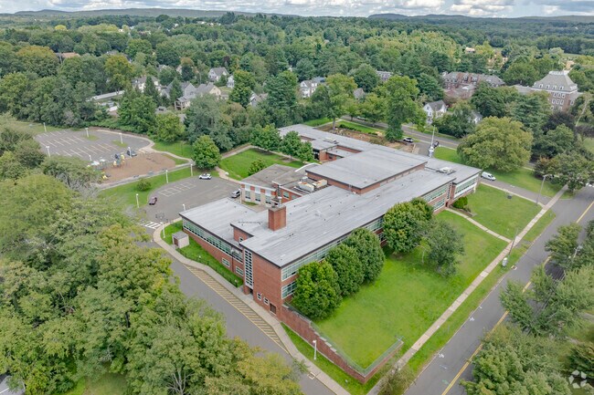 Moses Y Beach Elementary School is located at 340 N Main Street in Wallingford, CT.