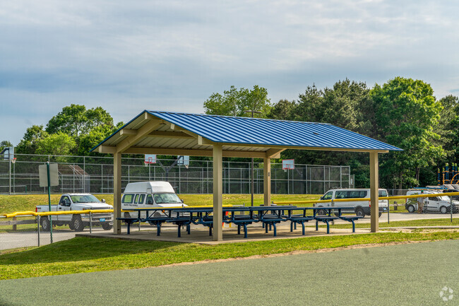 Quashnet School is a public elementary school located in Mashpee for students in grades 3rd-6th.
