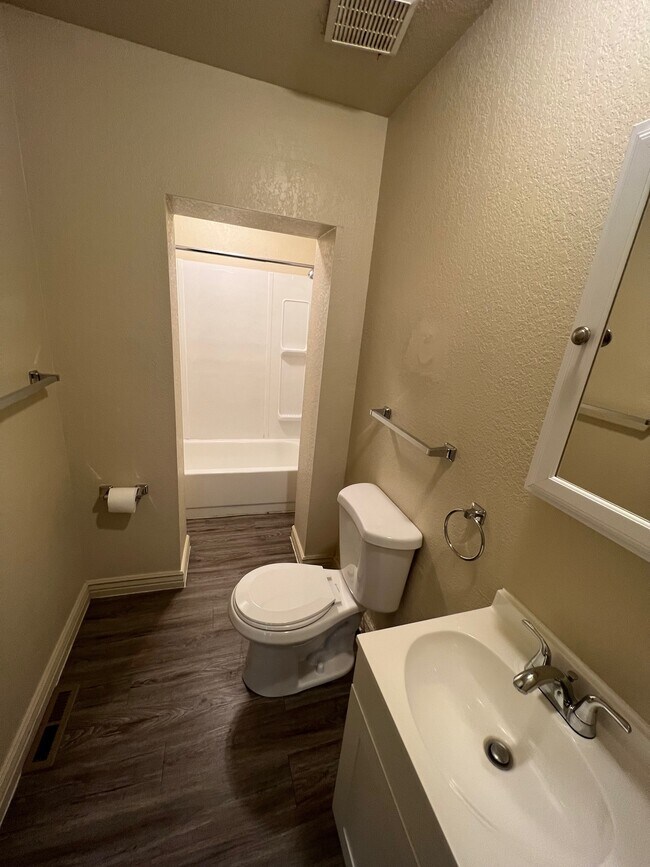 215 E Evans Ave unit Apartment A, Pueblo, CO 81004 - photo 6