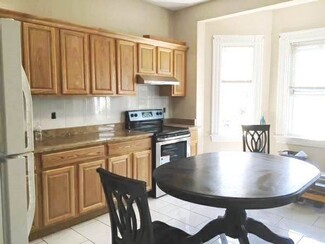 38 Floyd St, Waltham, MA 02453