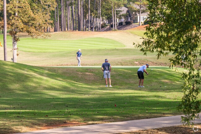 Grasselli Heights locals can enjoy playing golf at the nearby Oxmore Valley Golf Trail.