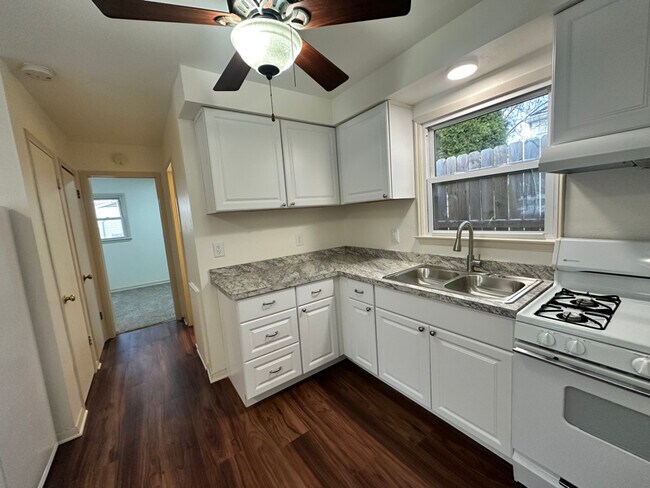 223-223 S Rosemary Ave unit 221 - VACANT, Lansing, MI 48917 - photo 7