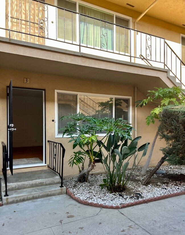 1325 E 7th St Unit 3, Long Beach, CA 90813