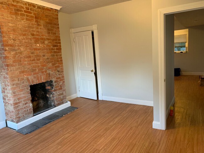 2372 Harper Ave unit 2, Cincinnati, OH 45212 - photo 5