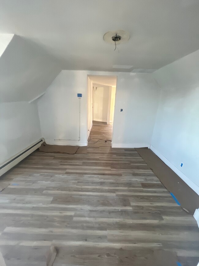 103 Walnut St unit 3rd floor, Waterbury, CT 06704 - photo 6