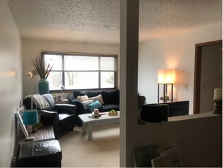 1064 Newton Rd, Iowa City, IA 52246