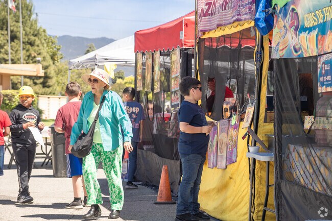Pick up some food from the ready to order vendors at the Rialto Certified Farmers Market.
