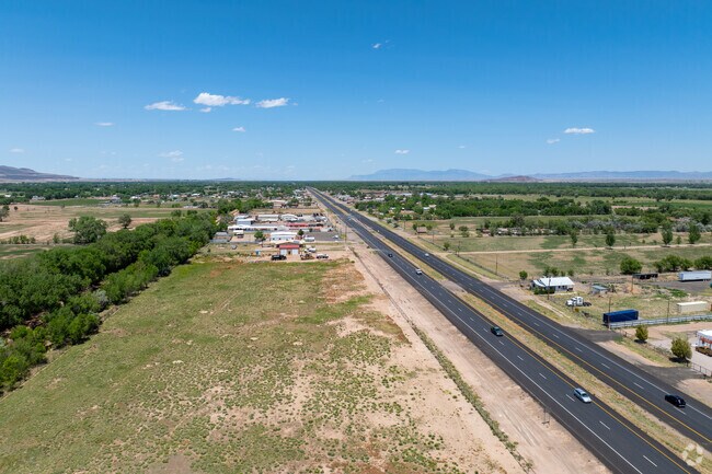 State Route 314 provides Los Chavez residents easy access to nearby shopping and amenities.