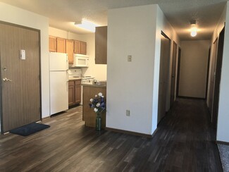 2835 Hawken St, Bismarck, ND 58503