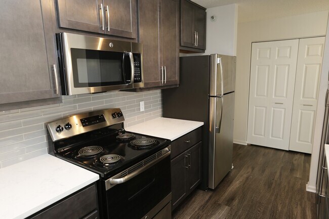 The Woodlands of Minnetonka Apartments, Minnetonka, MN 55305 - photo 2