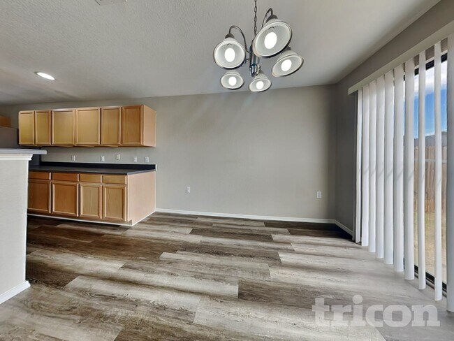 5617 Victory Gallop Dr, Del Valle, TX 78617 - photo 4