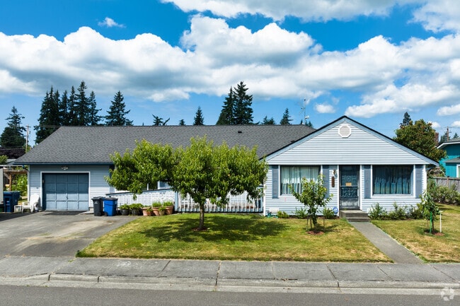 Find solace in the heart of nature with this charming Kellogg Marsh property.