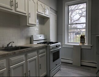 85 E 25th St, Bayonne, NJ 07002
