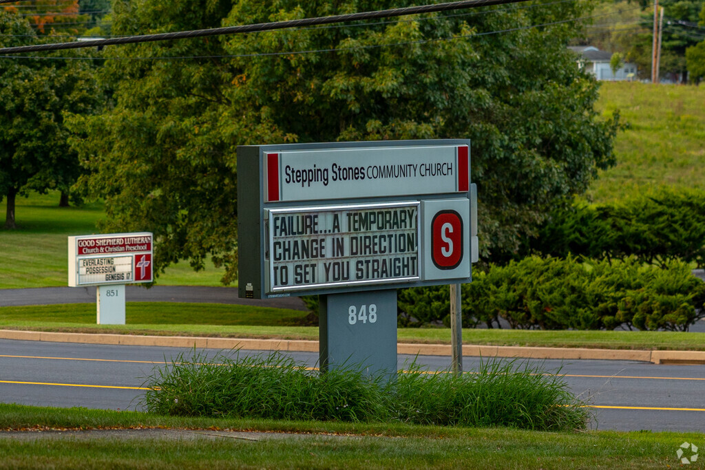 There is a student to teacher ratio of 5 to 1 at Grace Prep High School.