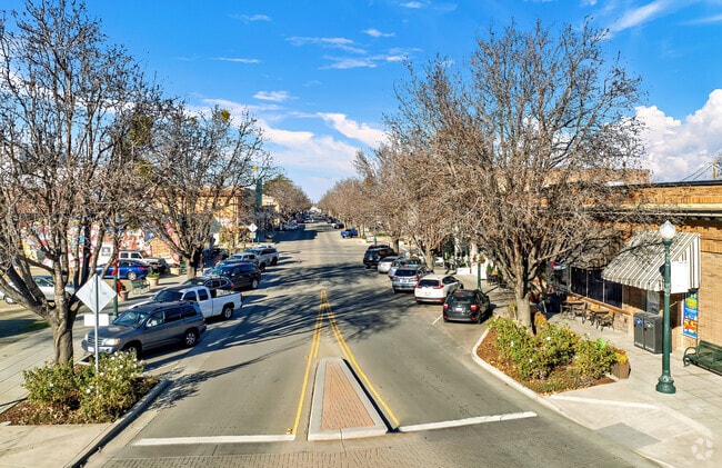 The City of Tracy downtown area has a quaint atmosphere.
