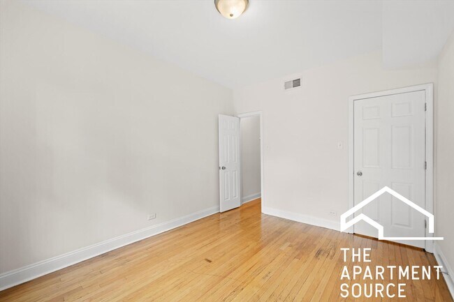 3428 W Parker Ave unit 2, Chicago, IL 60647 - photo 6