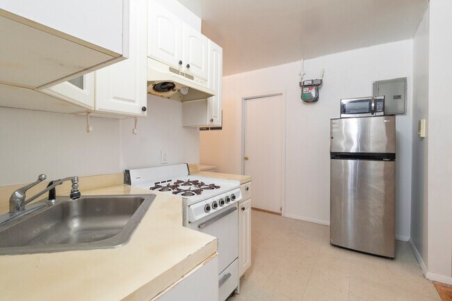 327 E 92nd St unit ID1032048P, New York, NY 10128 - photo 5