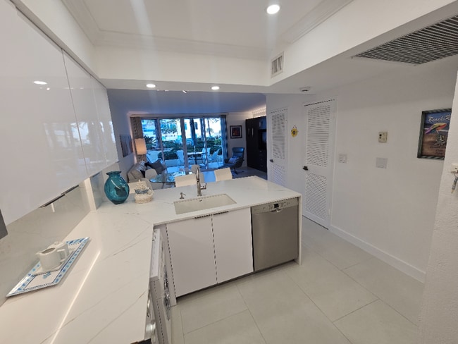 The Wave unit Lanai, Hollywood, FL 33019 - photo 7