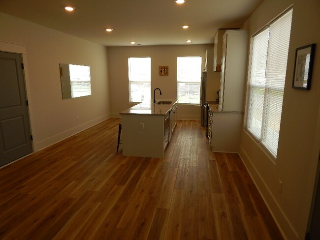 233 Marshland Ln, Greer, SC 29650 - photo 5