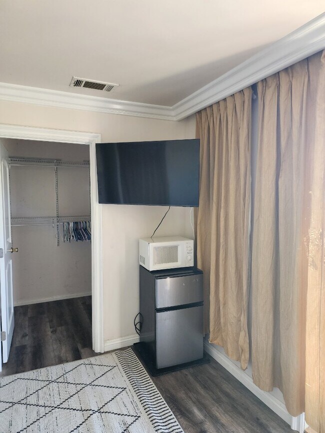 3412 W 189th St unit studio, Torrance, CA 90504 - photo 2