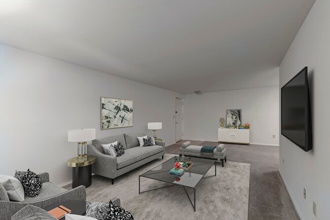 Penn Crest Apartments, Allentown, PA 18104 - photo 2