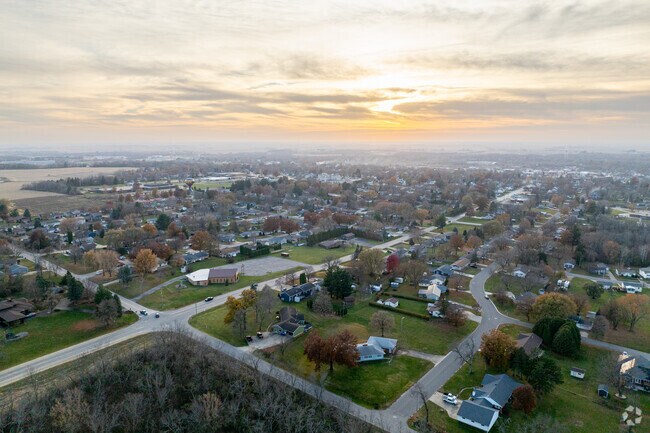 Oelwein’s cityscape features a blend of homes and green spaces.