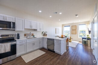 1508 Marcy St, Omaha, NE 68108