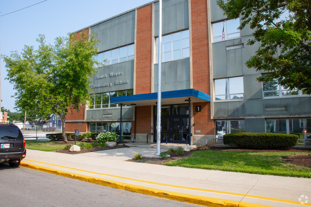 South Wayne Elementary School building in South Wayne.