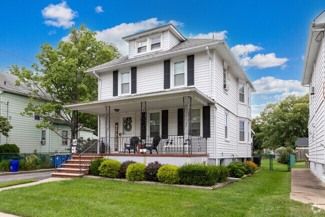 Colonial Home with porch in Raritan.