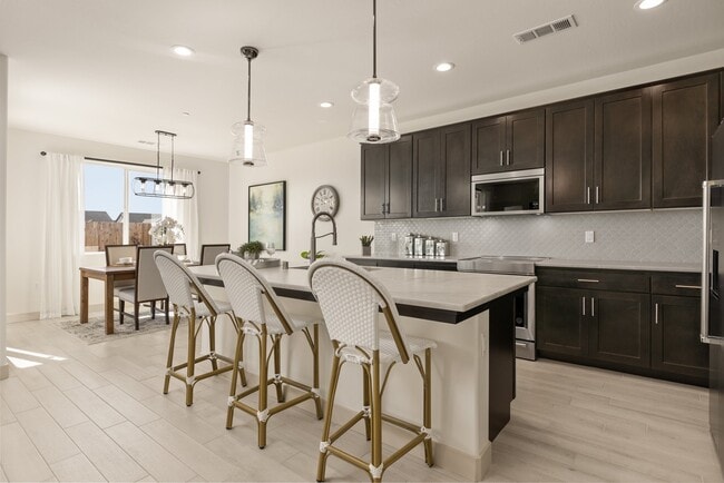 5220 W Delaware Ave unit 36502423, Visalia, CA 93291 - photo 7