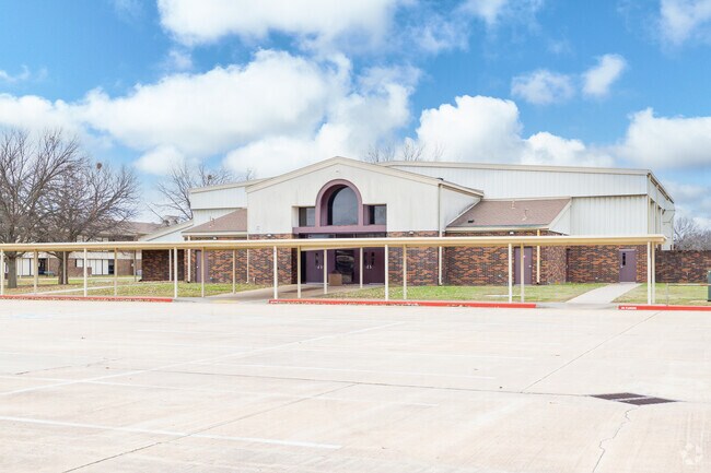 Southeast Elementary School is located at 101st Street and Yale Avenue