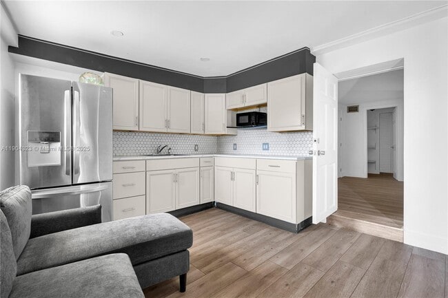 14970 Leisure Dr, Homestead, FL 33033 - photo 2