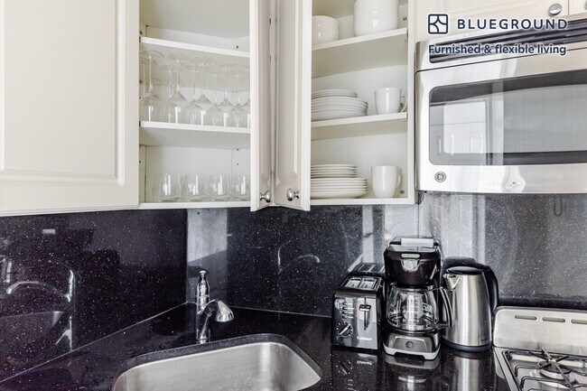 300 E 46th St unit FL8-ID2164, New York, NY 10017 - photo 7