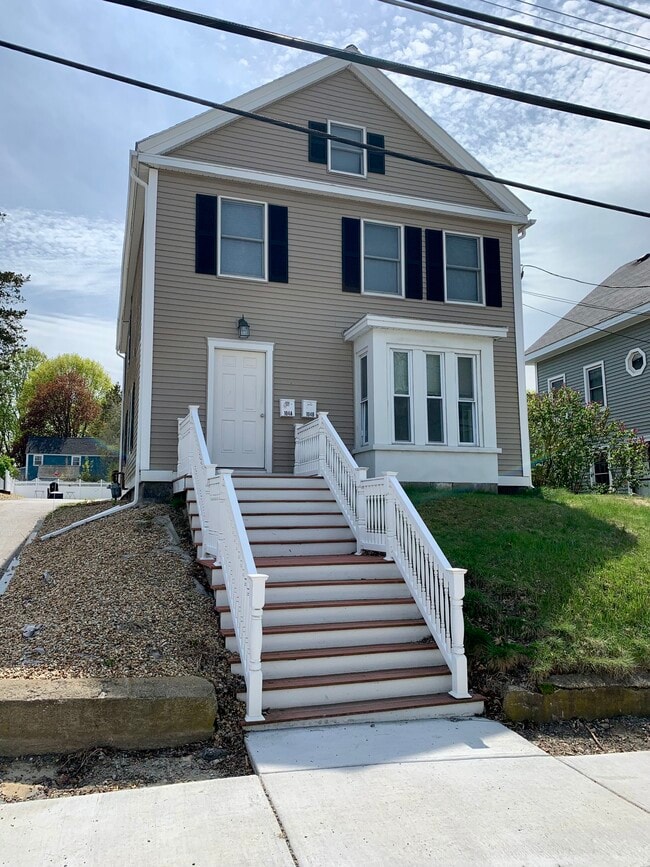 104 Elm St Unit 104 Elm St. Unit A, Amesbury, MA 01913