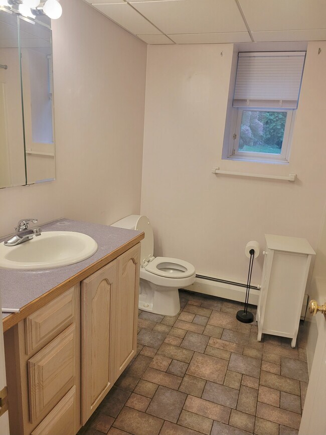 42 Lockwood St unit 42 Lockwood Street, West Warwick, RI 02893 - photo 6