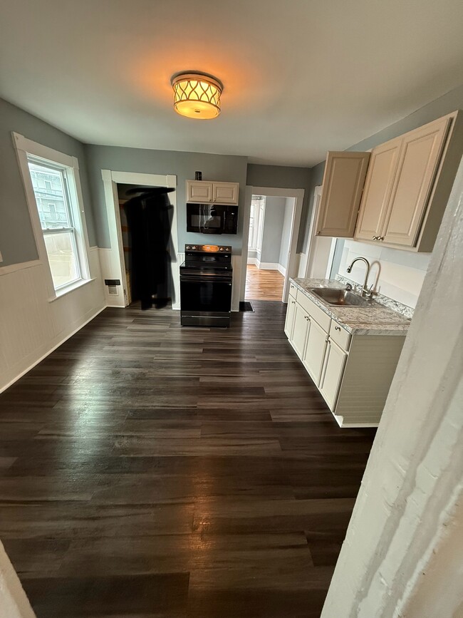 127 Fayette St Unit Fayette St, Lynn, MA 01902