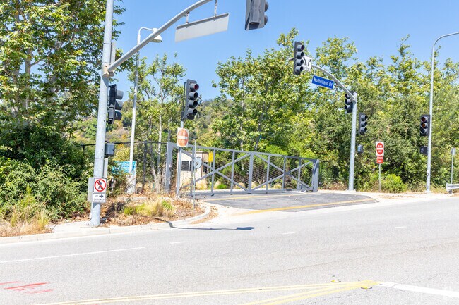 Saperstein Middle School