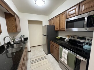 477 S High Point Rd, Madison, WI 53719
