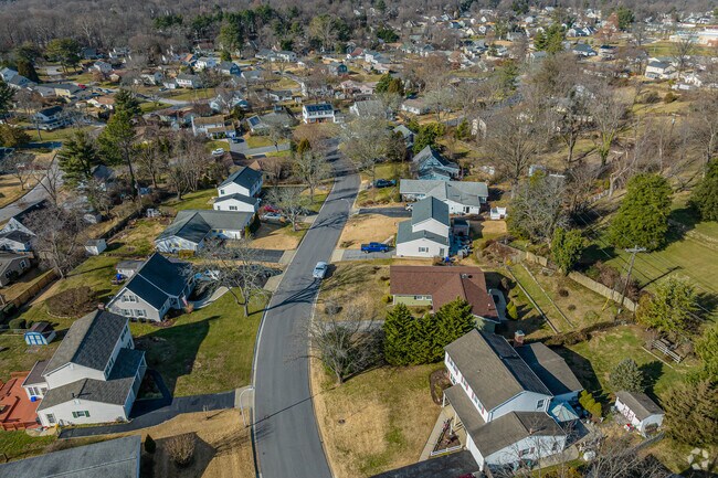 Cozy homes are sprinkled all over the Grovehurst neighborhood.