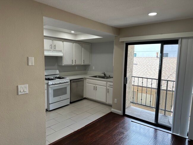 1511 257th St unit 4, Los Angeles, CA 90710 - photo 3
