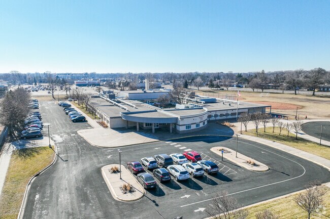 Garden City Elementary is located just off of Brooklyn Boulevard in the heart of Brooklyn Center
