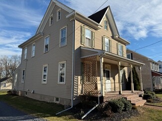 23 N Main St, Richlandtown, PA 18955